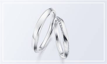 We use platinum (Pt950, 95% of pure platinum) in our diamond engagement and wedding rings
