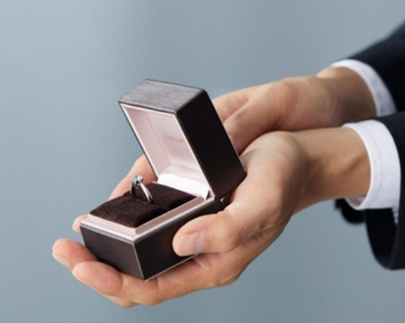 Engagement Rings & Modern Proposals: A Thoughtful Guide | I-PRIMO