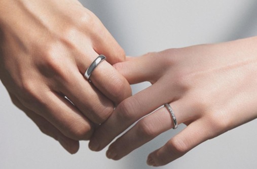 Beyond the sparkle: A designed exclusively for your unique hand shape