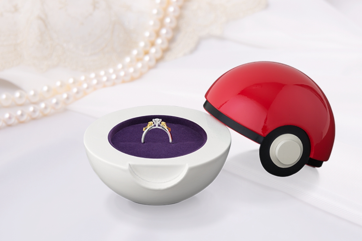 精靈球造型戒盒 — 木製質感 Pokémon 主題戒指盒