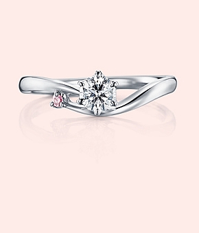 婚約指輪の種類を素材・フォルム・セッティング別にご紹介！