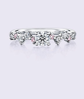 婚約指輪の種類を素材・フォルム・セッティング別にご紹介！