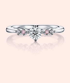 婚約指輪の種類を素材・フォルム・セッティング別にご紹介！