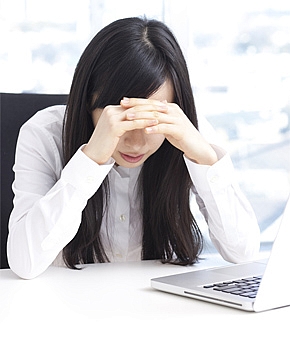 婚約指輪の種類を素材・フォルム・セッティング別にご紹介！