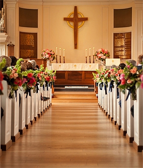 婚約指輪の種類を素材・フォルム・セッティング別にご紹介！